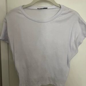 white cropped tee
